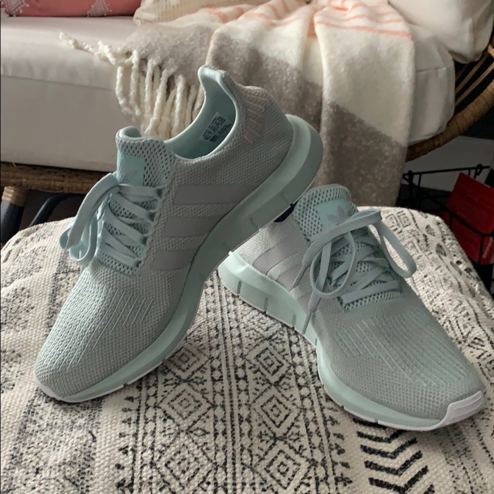 Adidas Tennis Shoes